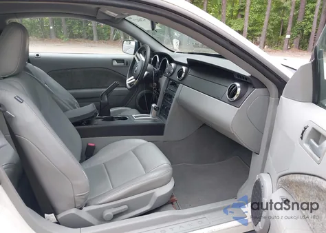 2008 Ford Mustang V6 Deluxe/V6 Premium from USA, damaged, VIN 1ZVHT80N185208081